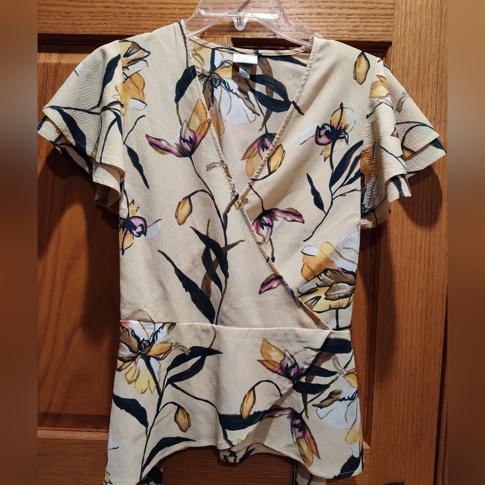 A New Day Floral Wrap-Style Women’s Top in Yellow/Cream with Flutter Sleeves